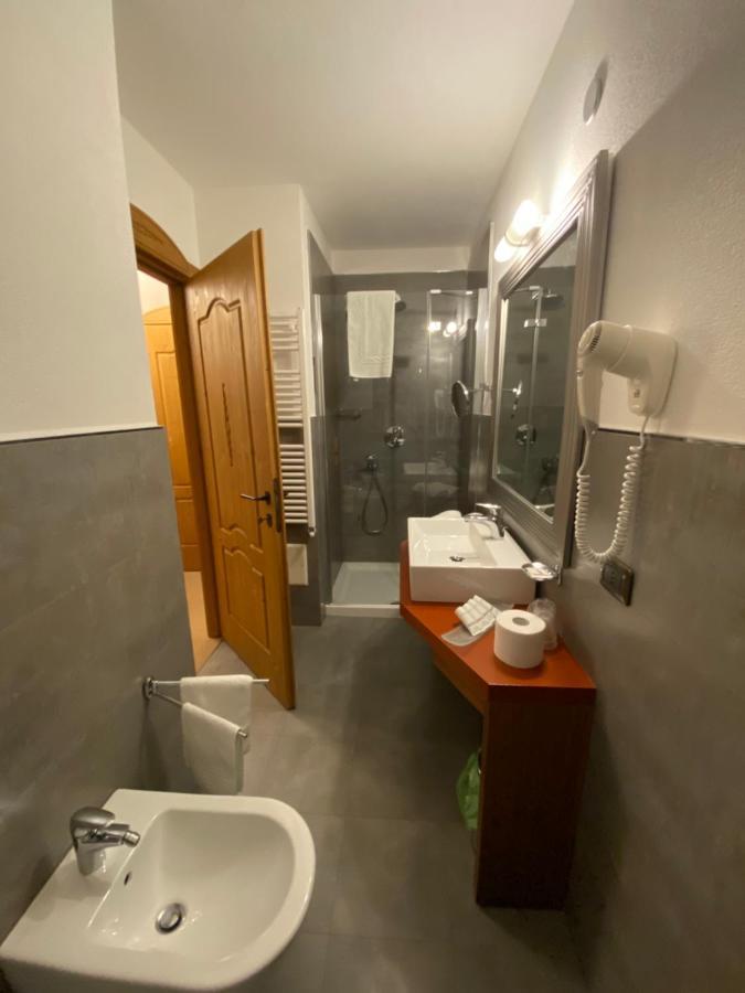 Hotel Bait De Angial Livigno Exterior photo