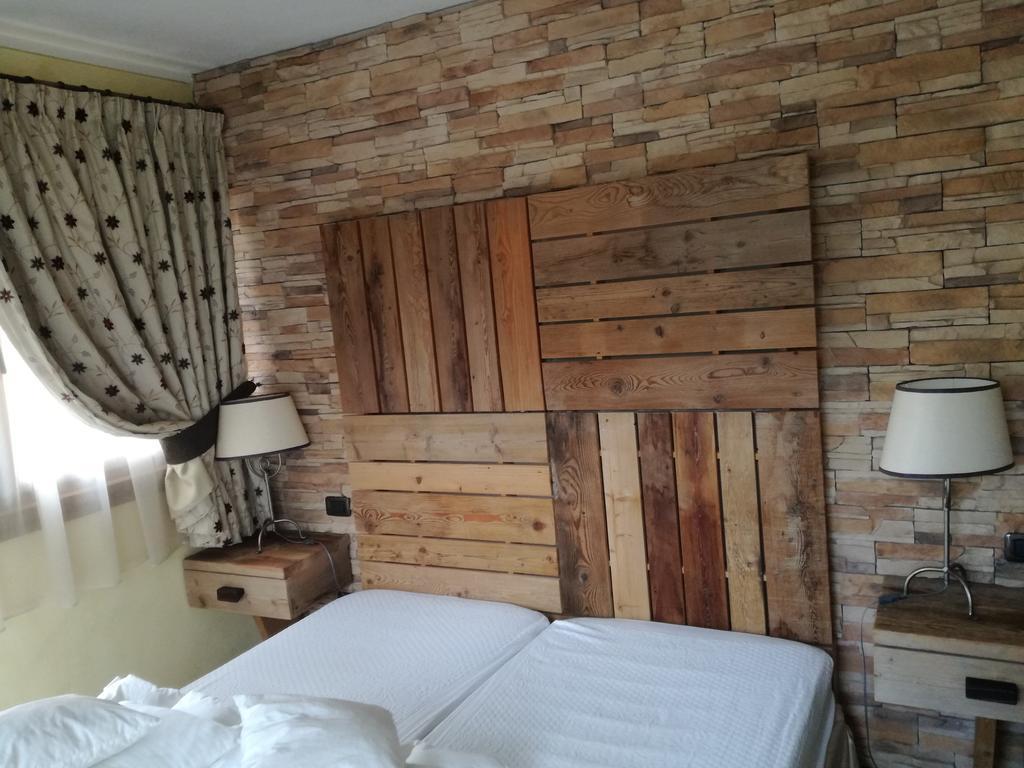 Hotel Bait De Angial Livigno Exterior photo