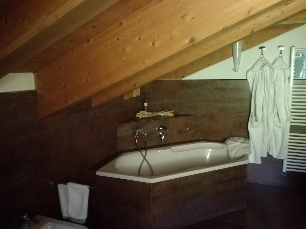 Hotel Bait De Angial Livigno Exterior photo
