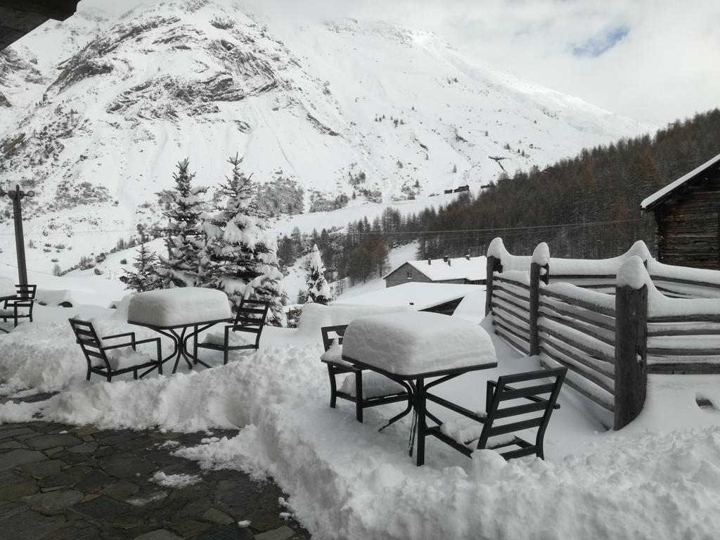 Hotel Bait De Angial Livigno Exterior photo