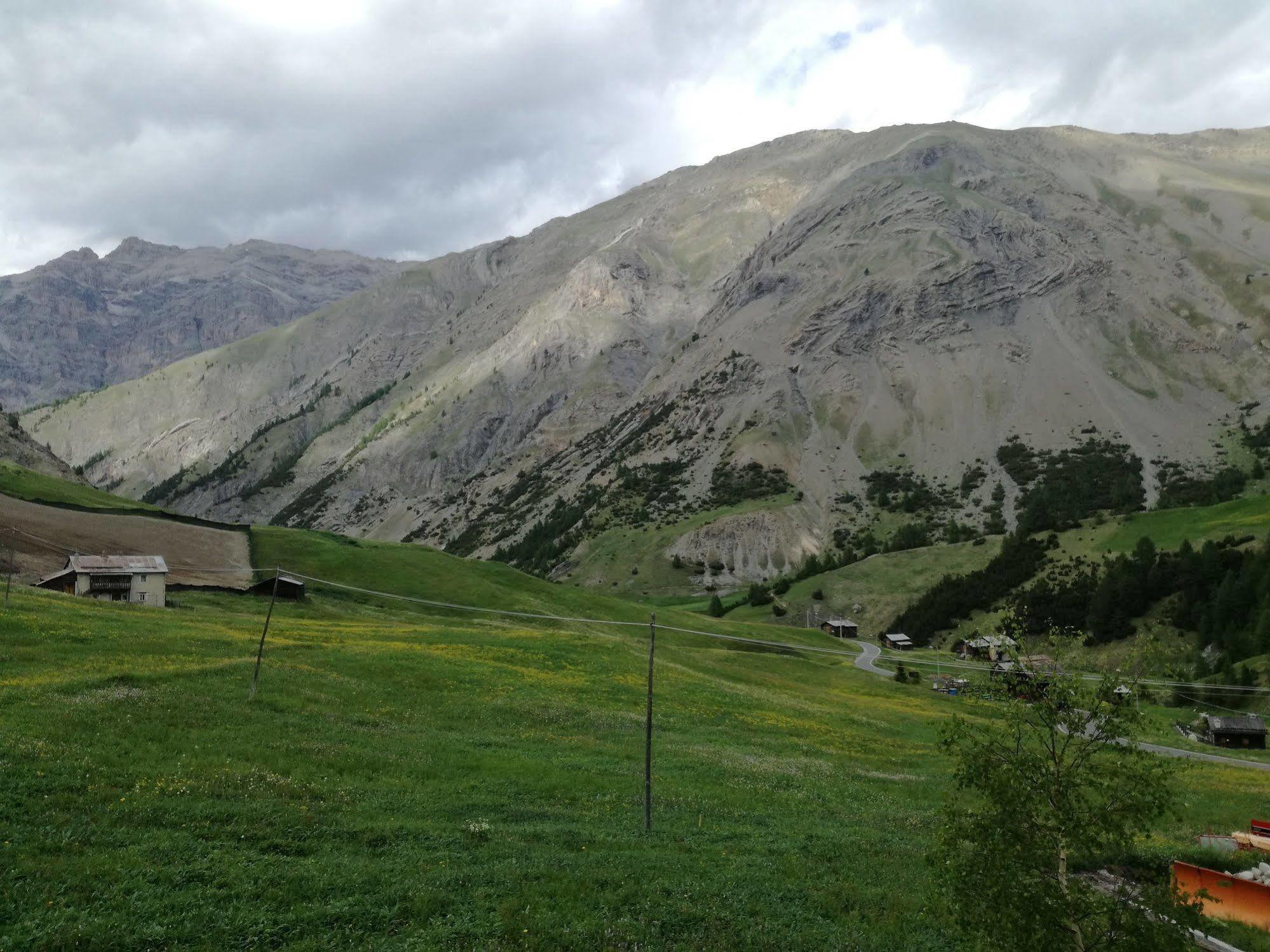 Hotel Bait De Angial Livigno Exterior photo