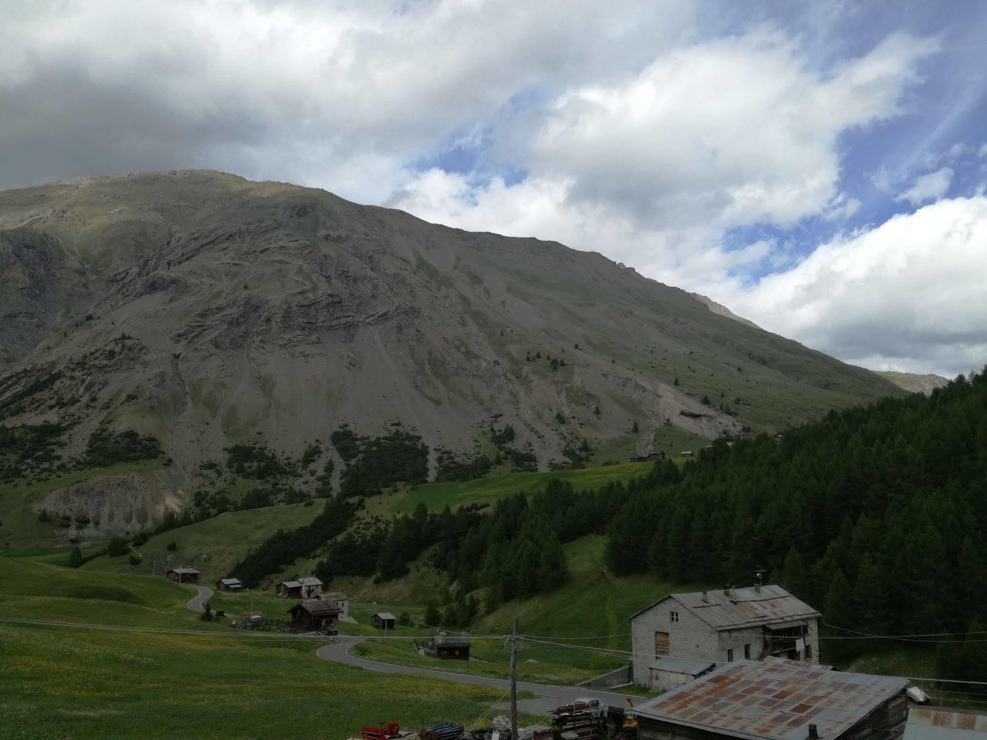 Hotel Bait De Angial Livigno Exterior photo