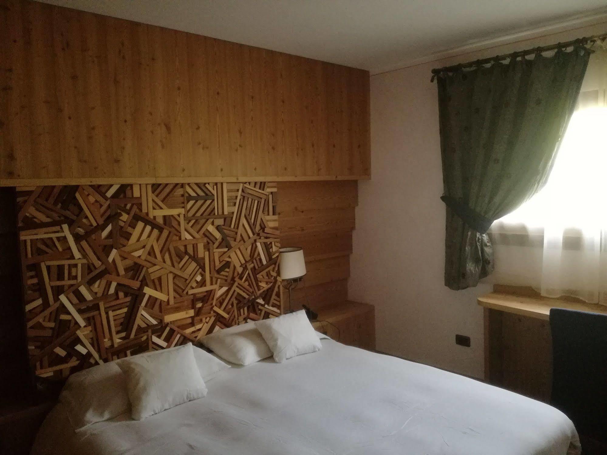Hotel Bait De Angial Livigno Exterior photo