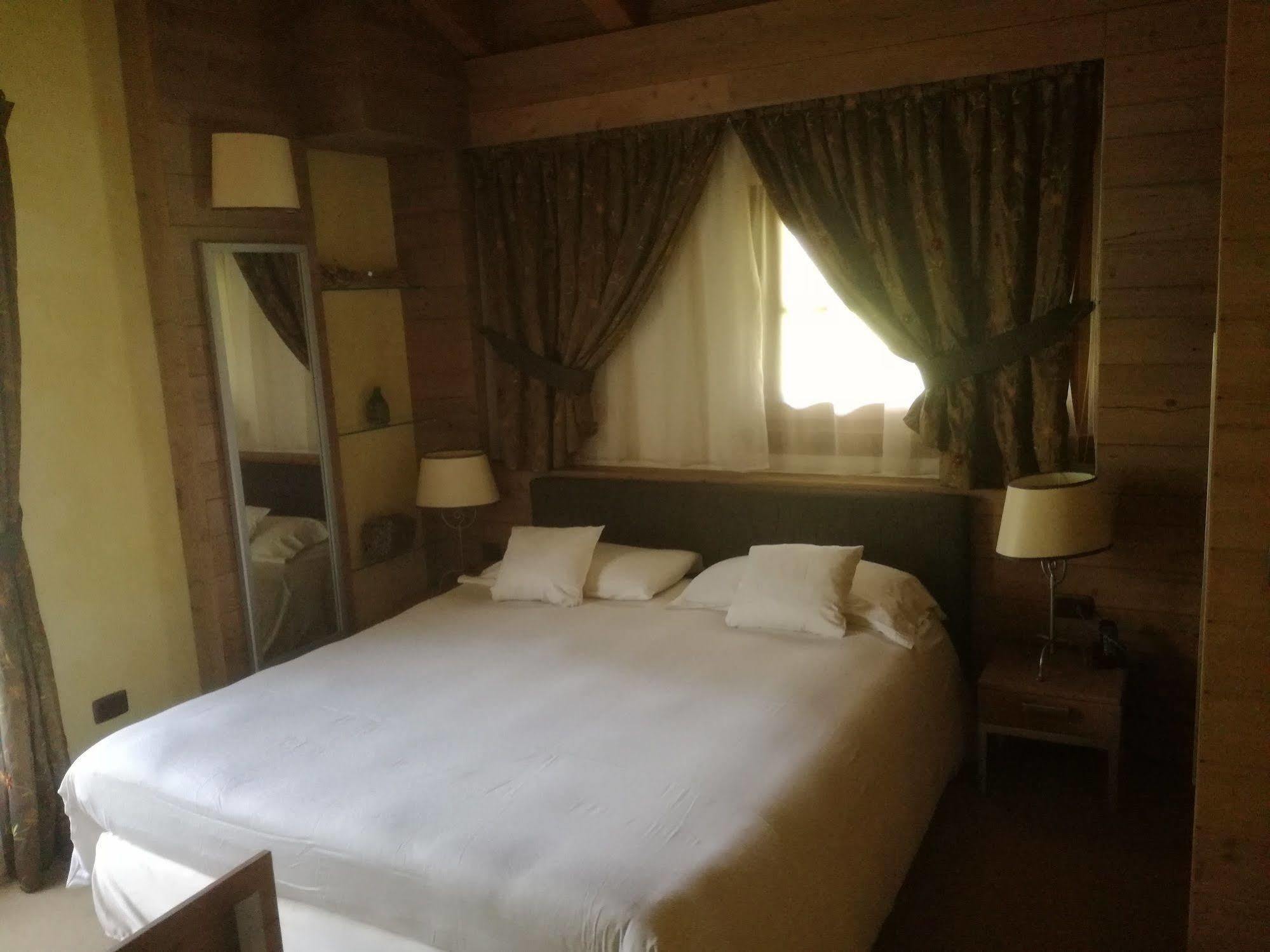 Hotel Bait De Angial Livigno Exterior photo